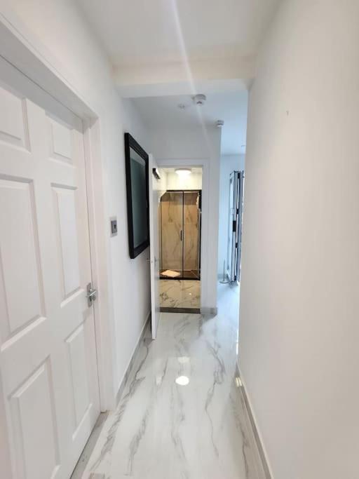 Spacious And Bright One Bedroom Apartment 牛津 外观 照片
